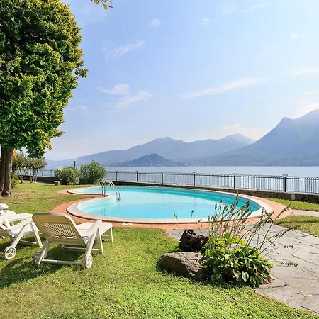Sleeps 10 Pool Wifi ギッファ